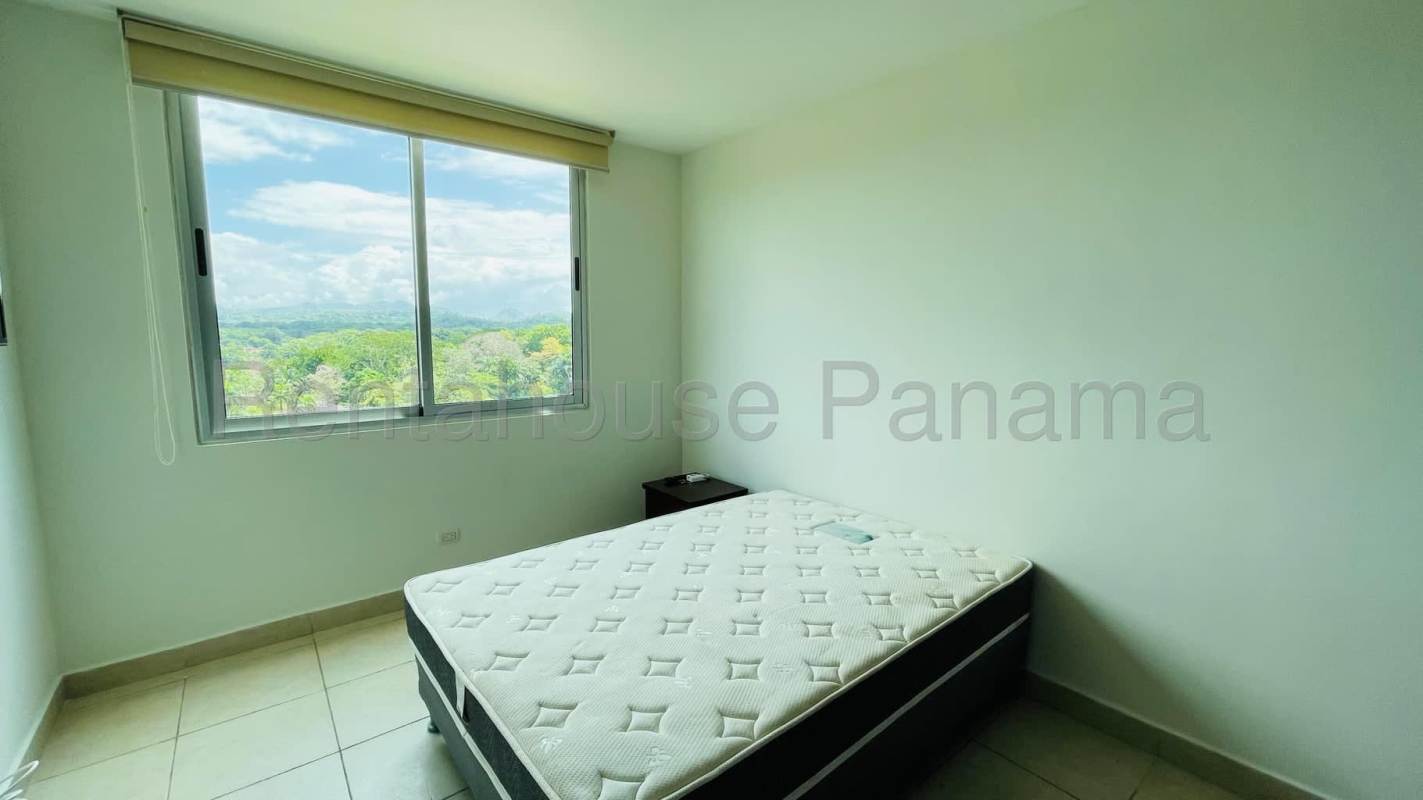 Furnished bedroom, large window, AC, closet in PH Clayton Park Clayton Panama