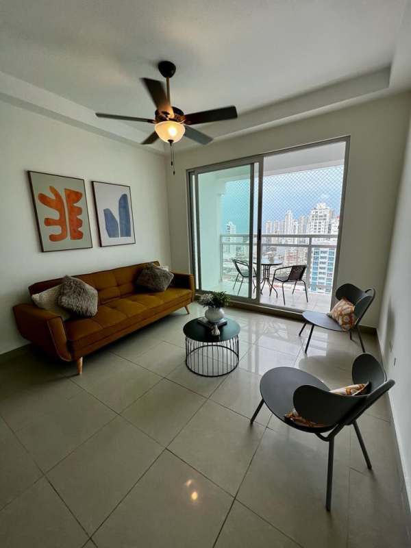 Furnished bedroom with closet, AC, city view in PH Club de Golf Carrasquilla Panama