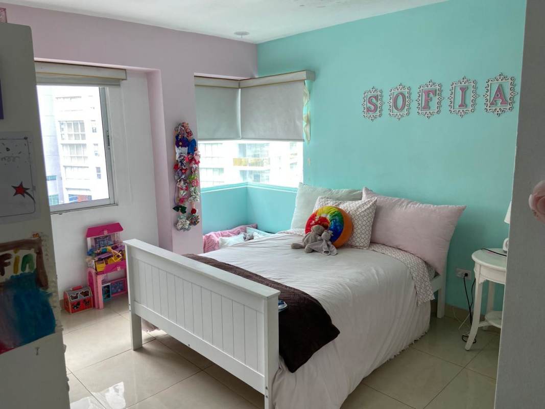 Master bedroom with walk-in closet and AC in PH Las Perlas Punta Paitilla