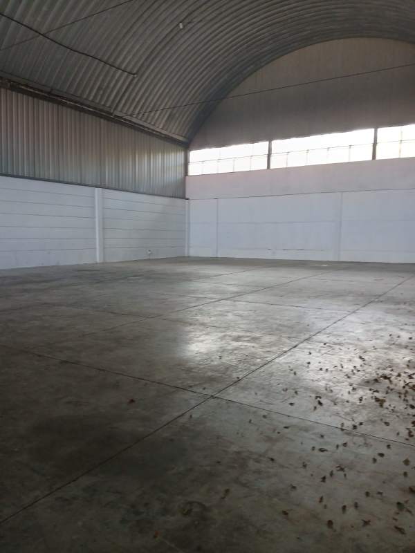 Empty commercial warehouse with concrete floor and high ceiling Villa Zaita Panama City