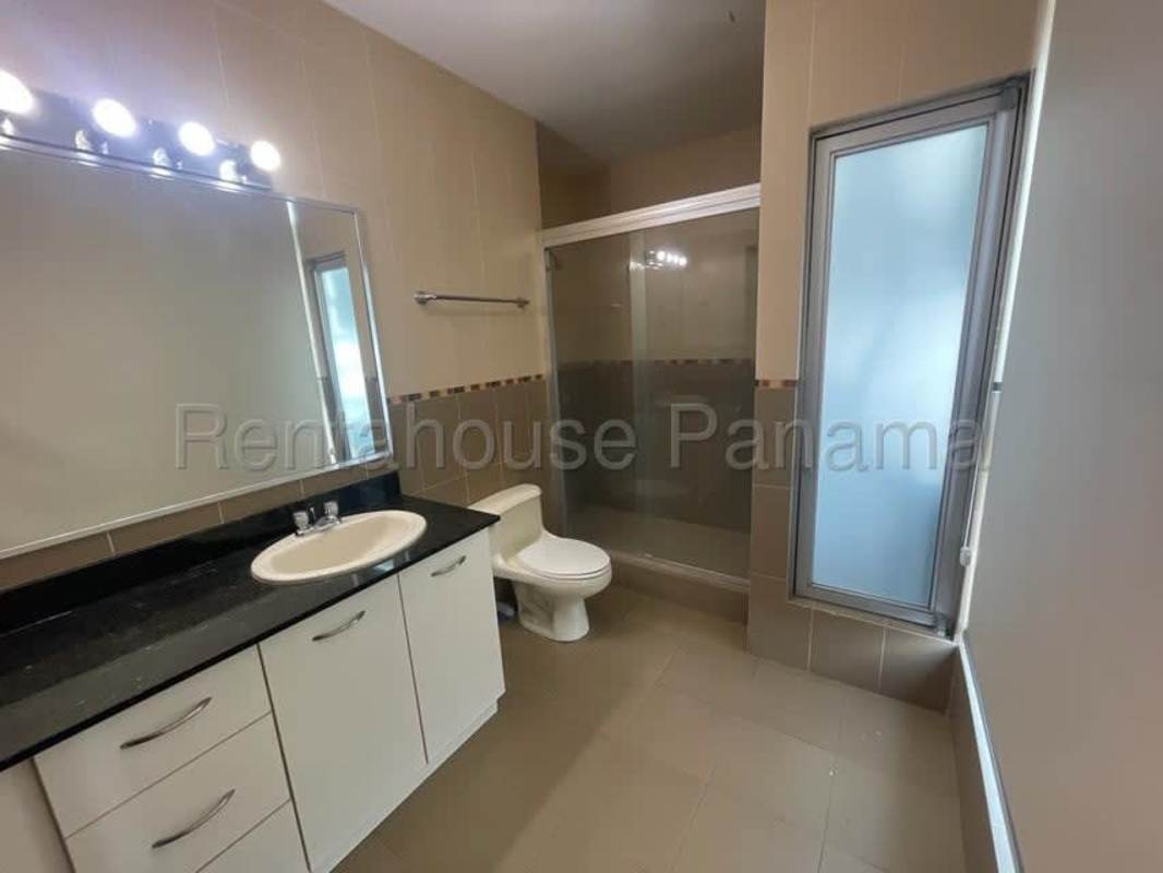 Modern gym with ocean views in PH Bayfront Avenida Balboa Panama