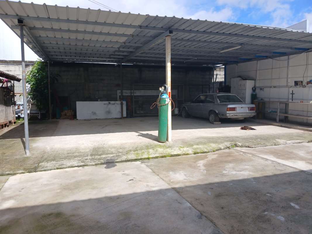 Secured flat commercial lot with fencing and vehicle space in Panama City