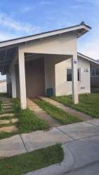 Bedroom with window tiled floor minimalist decor rental house Playa Dorada Arraiján