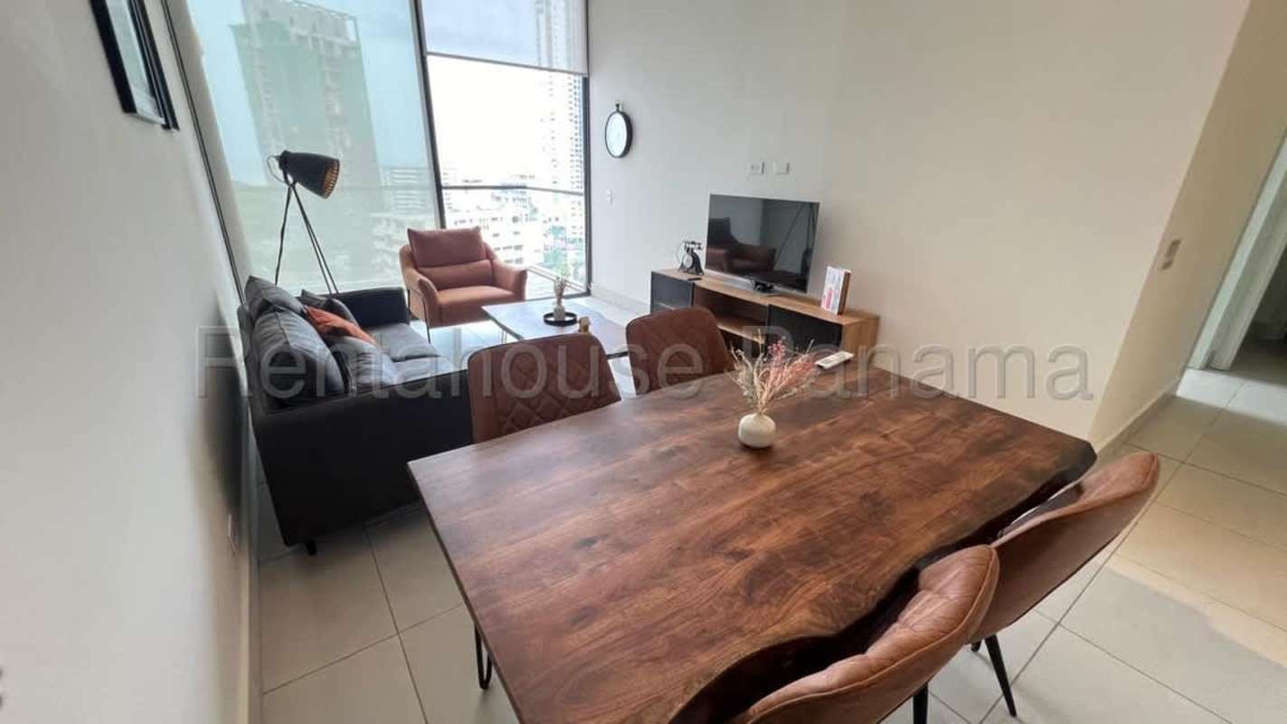 Fully equipped kitchen with modern cabinetry and appliances in PH Coco del Mar apartment Panama