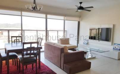 Fully equipped kitchen with granite countertops in Las Torres Panama Pacifico