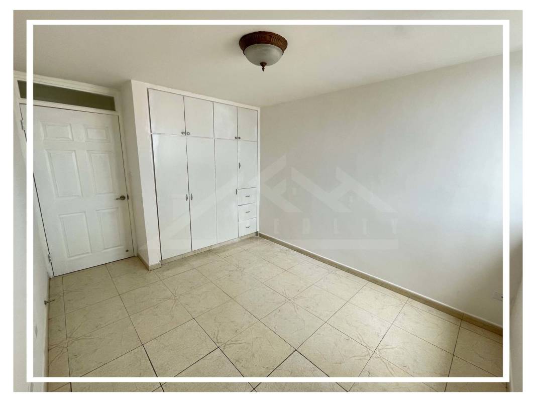 Bedroom tiled floors, split air conditioning, closet space PH El Dorado Panama