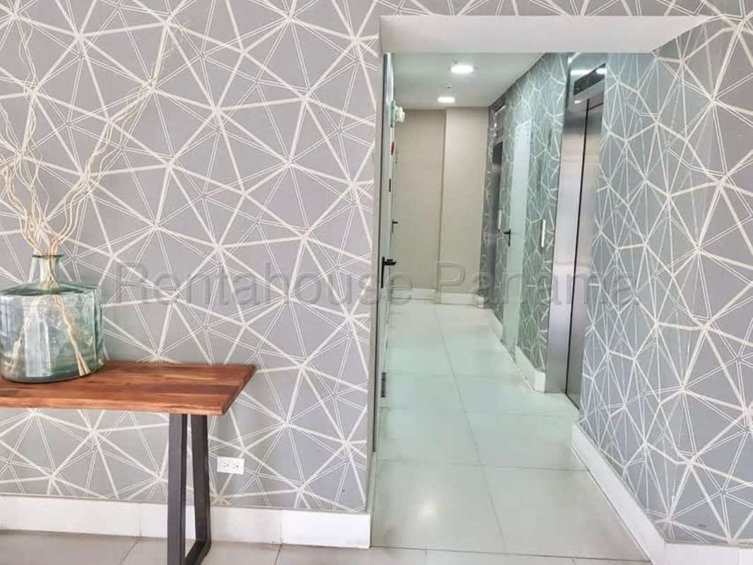 Master bedroom with walk-in closet terrace access PH Pacific Sea San Francisco Panama