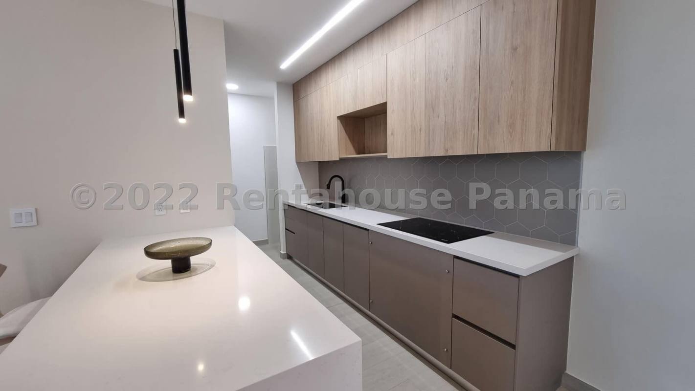 Contemporary open kitchen with island at PH Nogal Costa del Este Panama