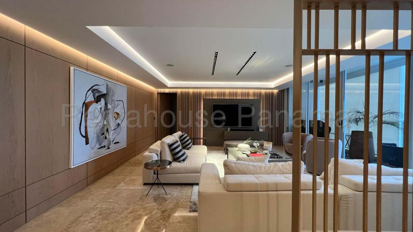 Luxurious master bedroom with panoramic ocean views, en-suite bathroom at PH Ocean Realm Punta Pacífica Panama