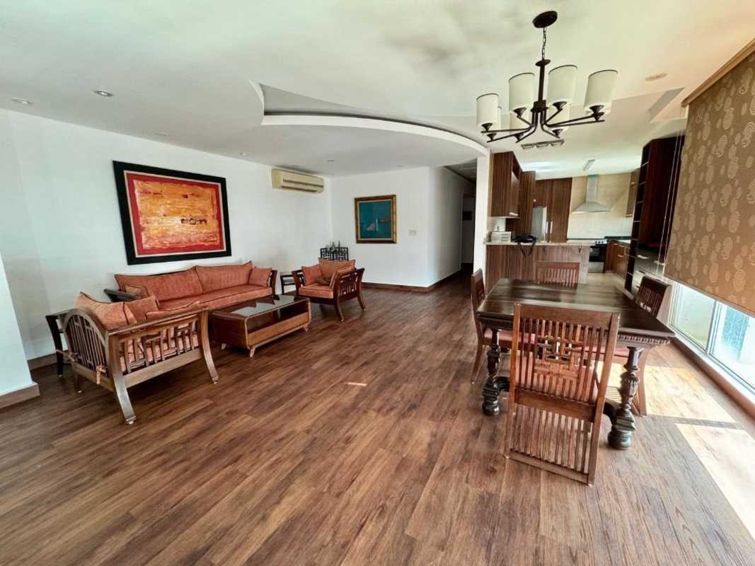 Large bedroom with sea view, AC, closet, wood and porcelain floors in PH San Francisco Bay Panama