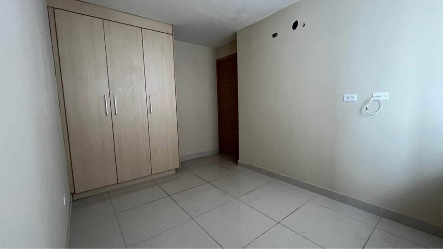 Minimalist bathroom with walk-in shower tile finish and vanity PH Torres de Castilla Panama