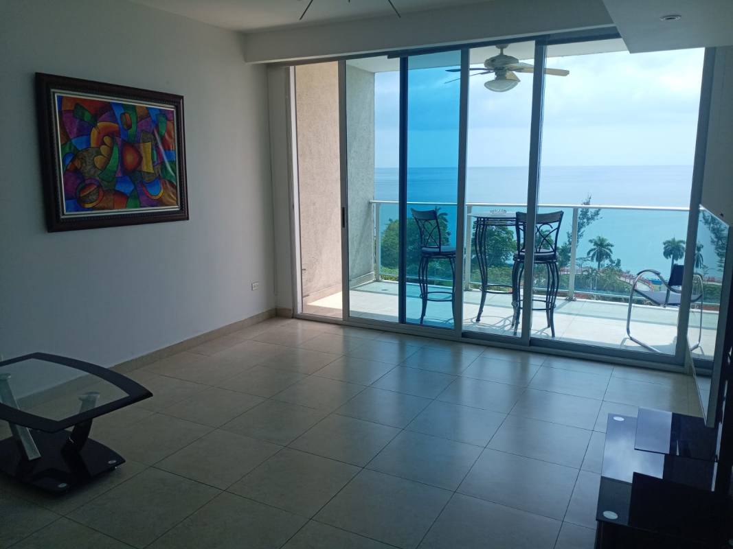 Open kitchen with breakfast bar dining in PH H2O Avenida Balboa Panama