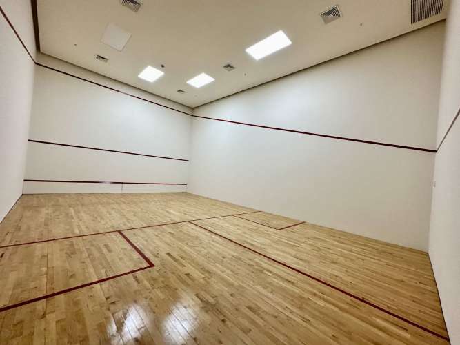 Luxury rooftop infinity pool overlooking Panama Skyline and Pacific Ocean at PH Yacht Club Tower