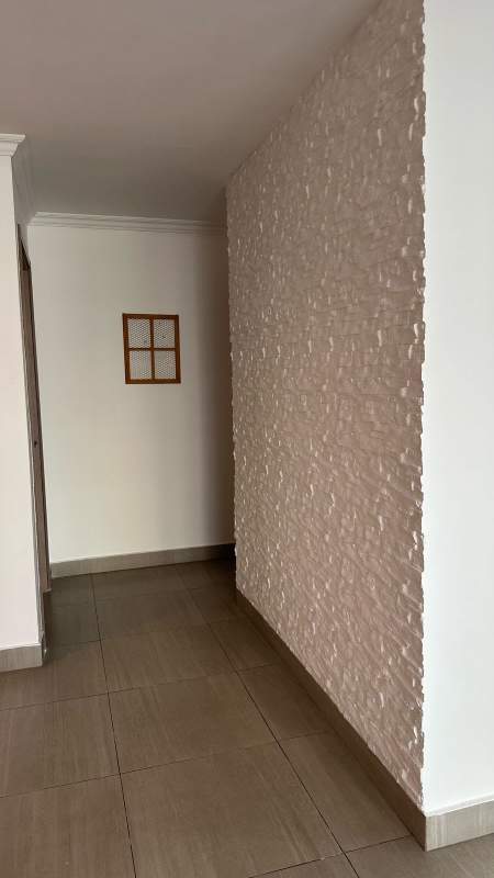 Spacious master bedroom with AC and large windows PH Moon Tower Coco del Mar Panama