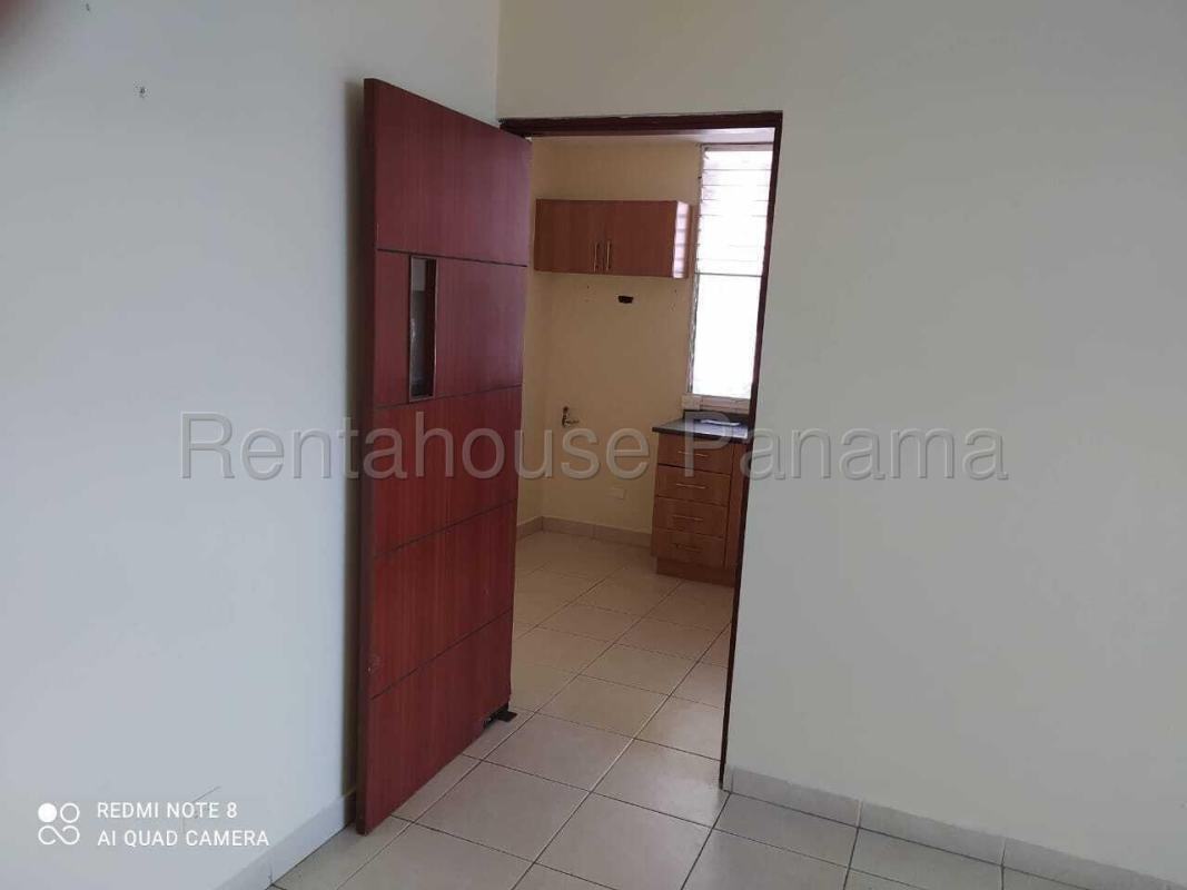 Bright bedroom with tile floor and large window in PH Green Park Condado del Rey