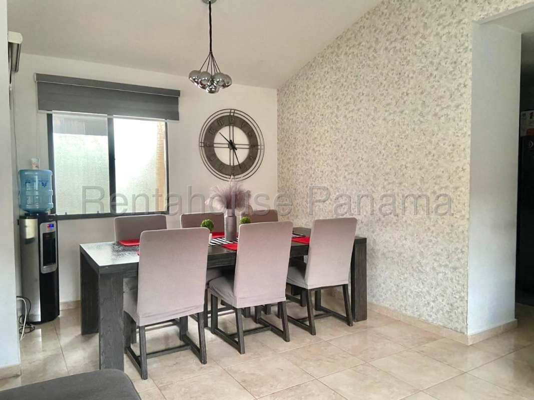 Contemporary bedroom with leaf wallpaper, large bed, ceiling fan, AC in PH Vistas del Lago Las Cumbres