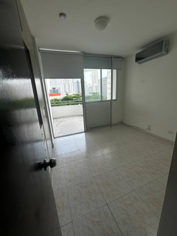Bedroom with closet, AC, tile floors PH Park View San Francisco Panama