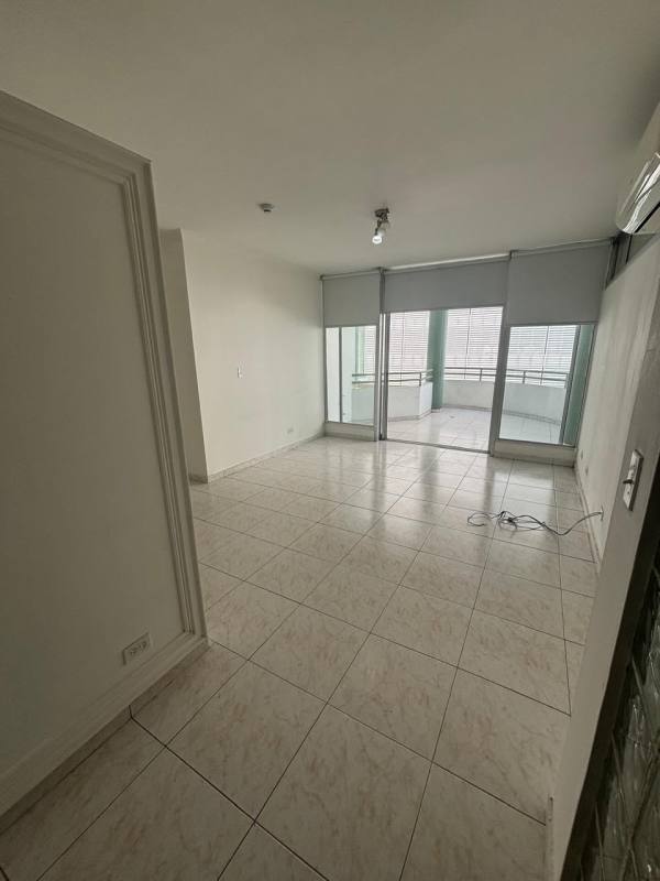 Master bedroom with large window, balcony access, AC PH Park View San Francisco Panama