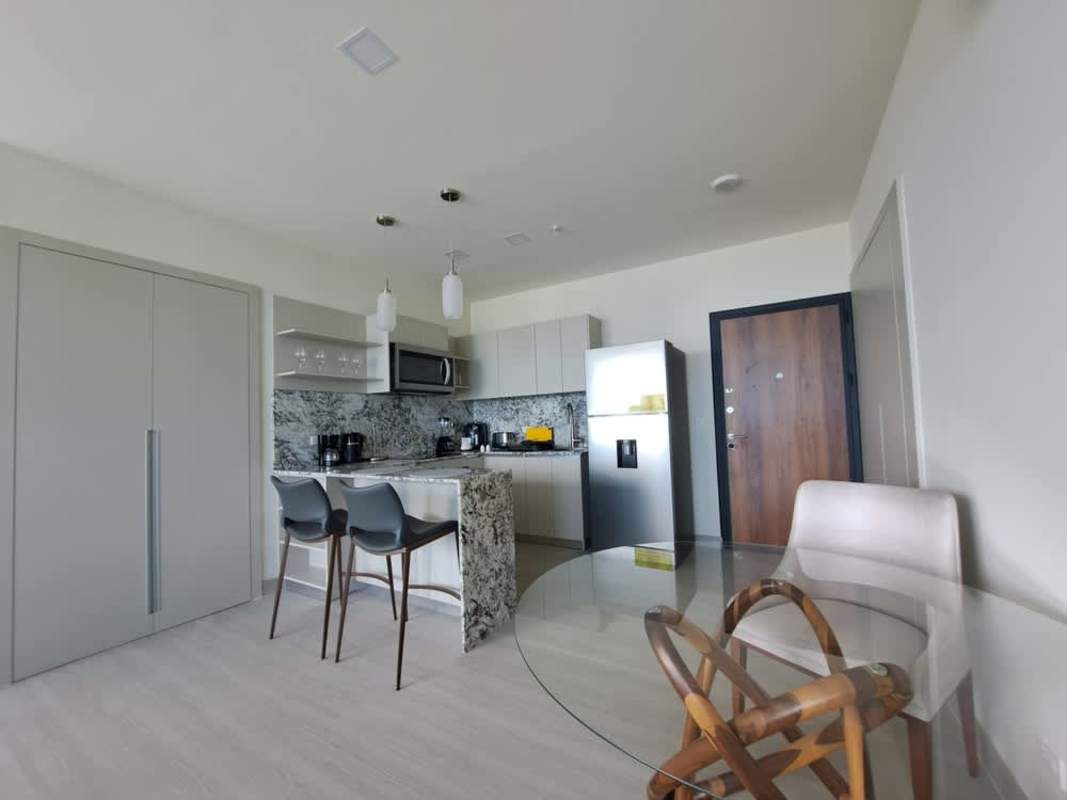 Fully equipped kitchen with modern quartz countertops in PH Arcadia Costa del Este Panama