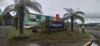 Commercial Retail Space with Warehouse for Sale in 24 de Diciembre - 0 bedrooms