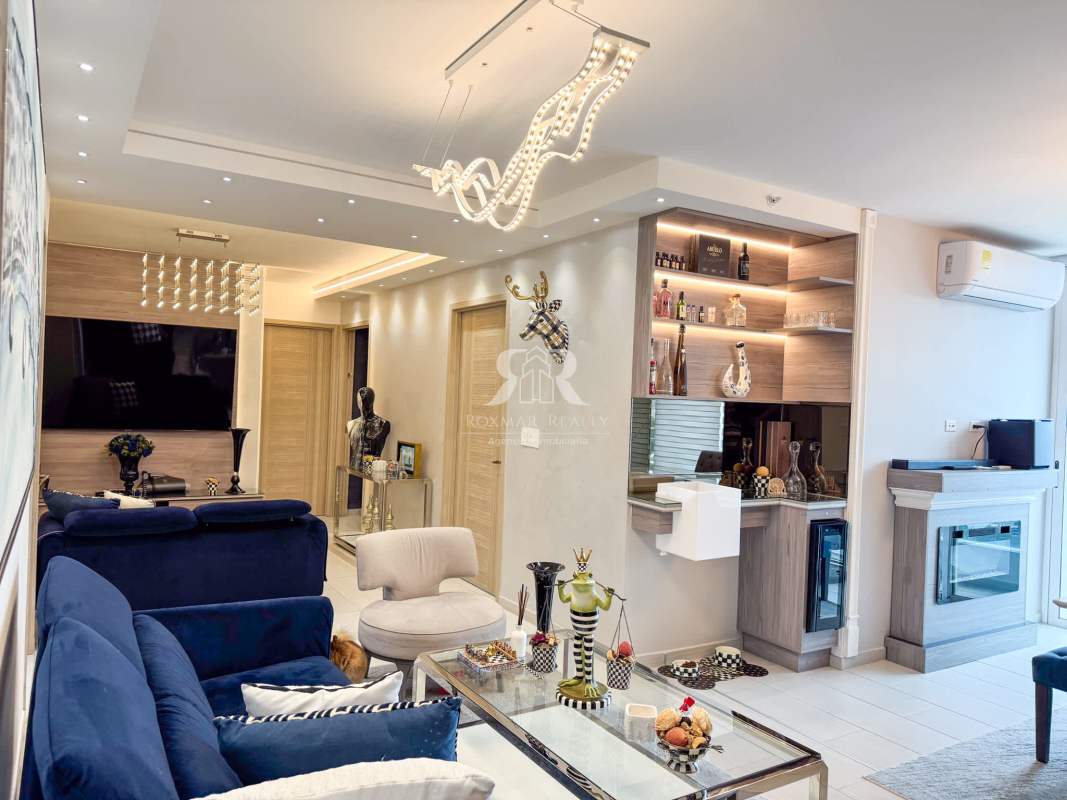 Modern 3BR 4BA Apartment with Sea View PH The Towers San Francisco