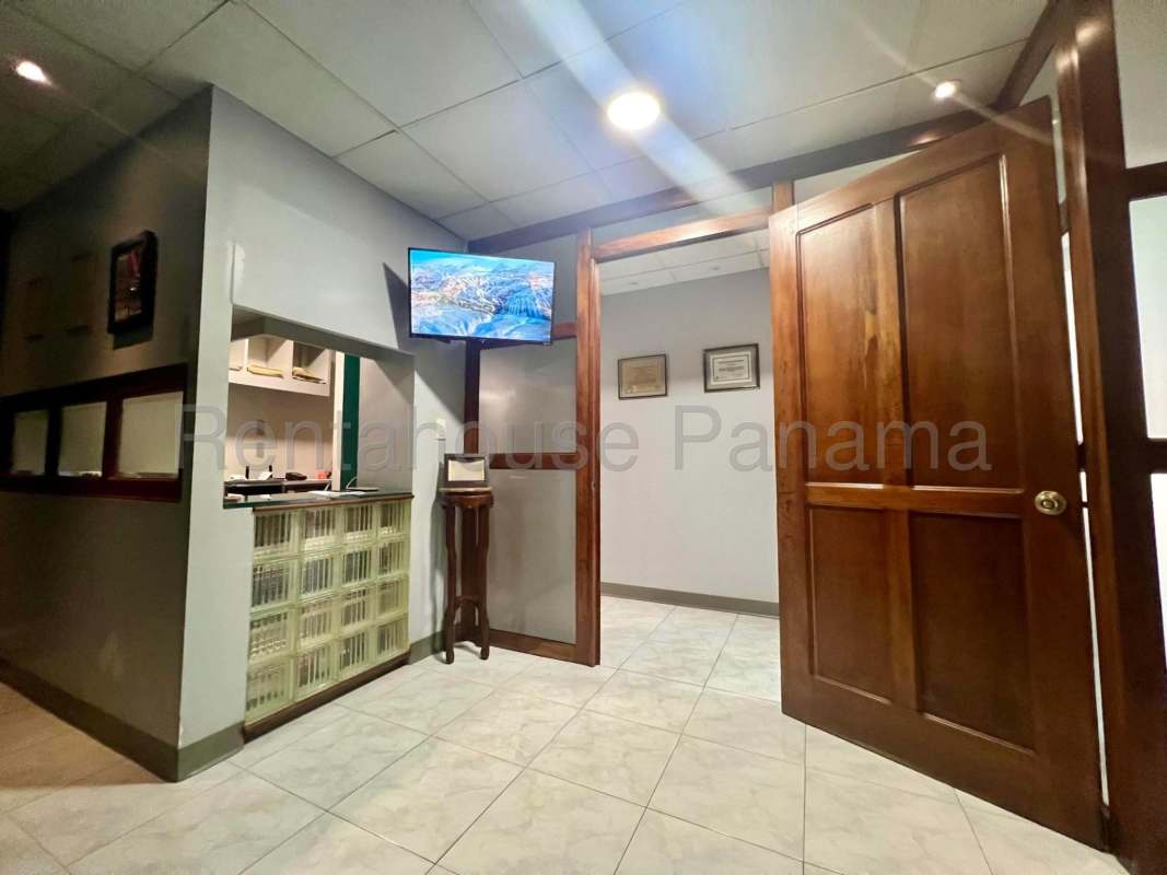 Private office room with window, desk space in commercial rental Obarrio Panama City