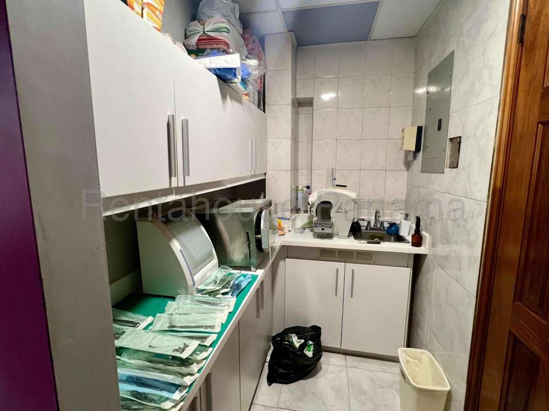 Clean kitchenette or sterilization setup in commercial membrane office at Plaza Ejecutiva Obarrio Panama
