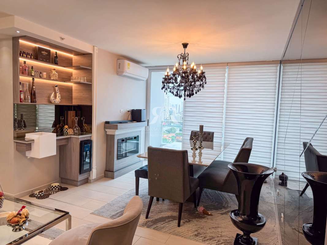 Modern dining with bar area in furnished apartment PH The Towers Panama