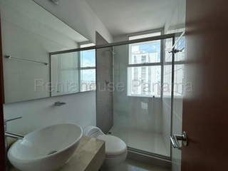 Apartment for Sale in San Francisco - 3 bedrooms