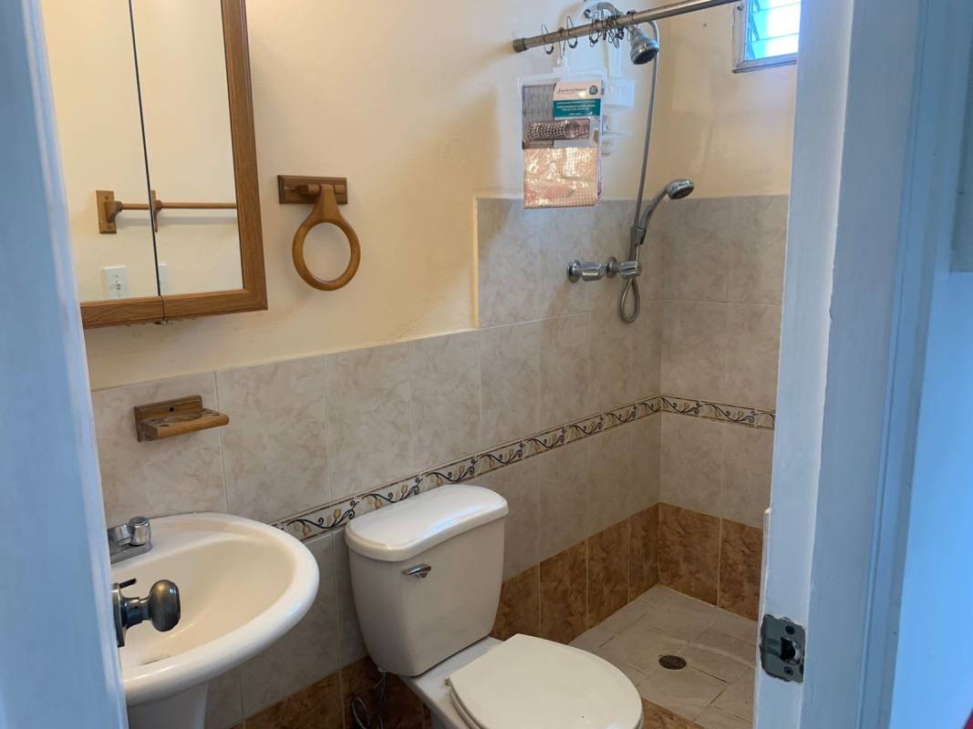 Bedroom with window and closet in apartment PH Torres de Milán Villa de las Fuentes Panama