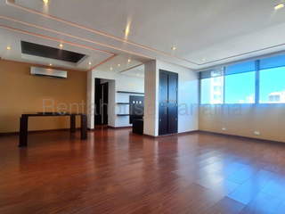 Apartment for Sale in San Francisco - 3 bedrooms
