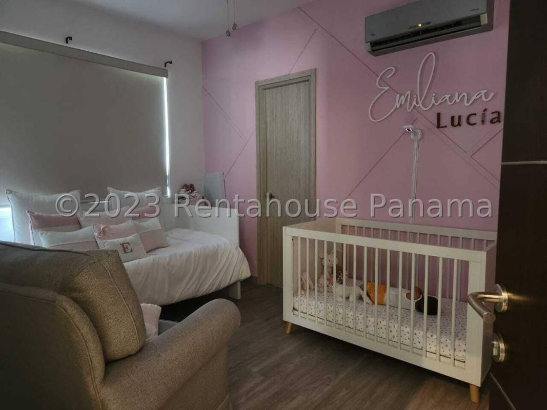 Contemporary bathroom with walk-in shower and modern fixtures in PH San Francisco Bay Panama