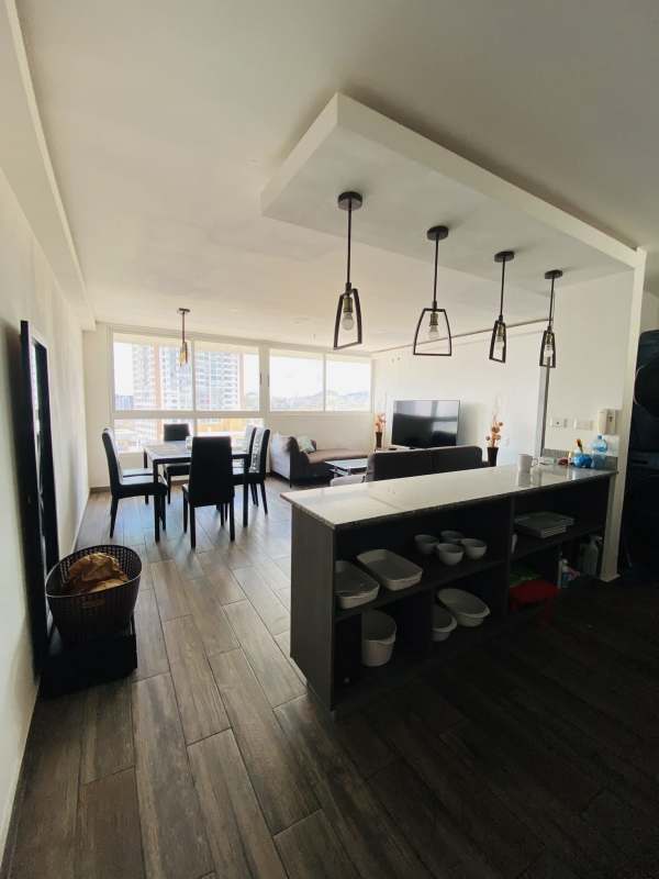 Secondary bedroom with window and closet at PH Avión Towers Condado del Rey Panama