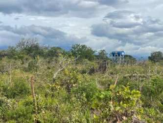 Vacant land with lush natural vegetation and panoramic mountain view in Alto Boquete