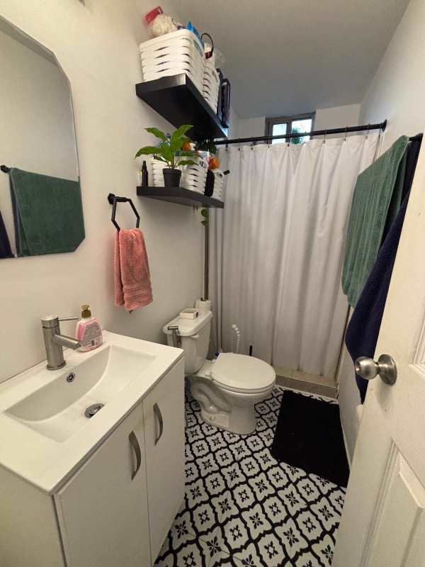 Cozy bedroom with tiles windows natural light PH Mystic Tower Panama apartment for sale