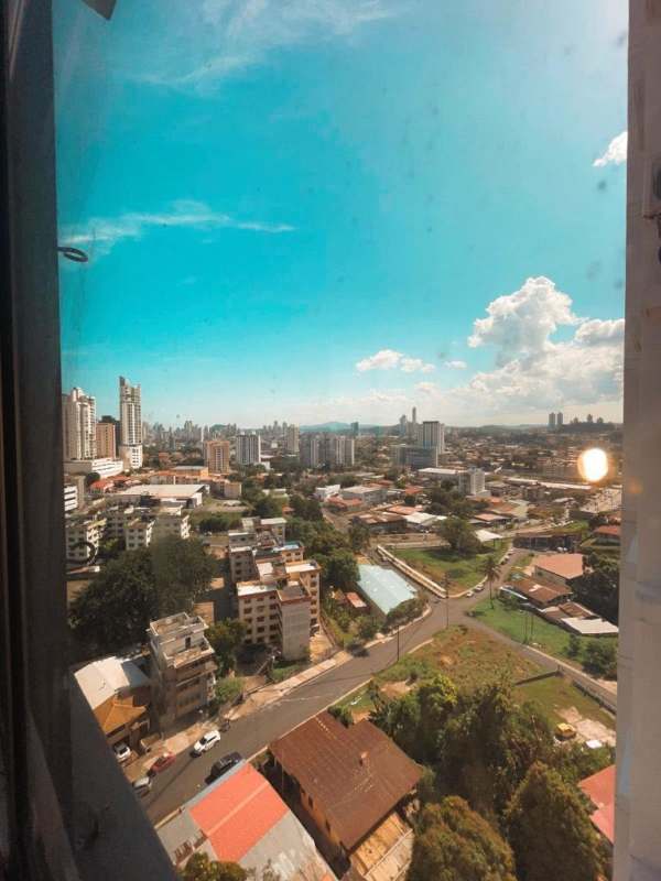 Modern kitchen with granite countertop, appliances, cabinets PH El Doral Hato Pintado Panama City