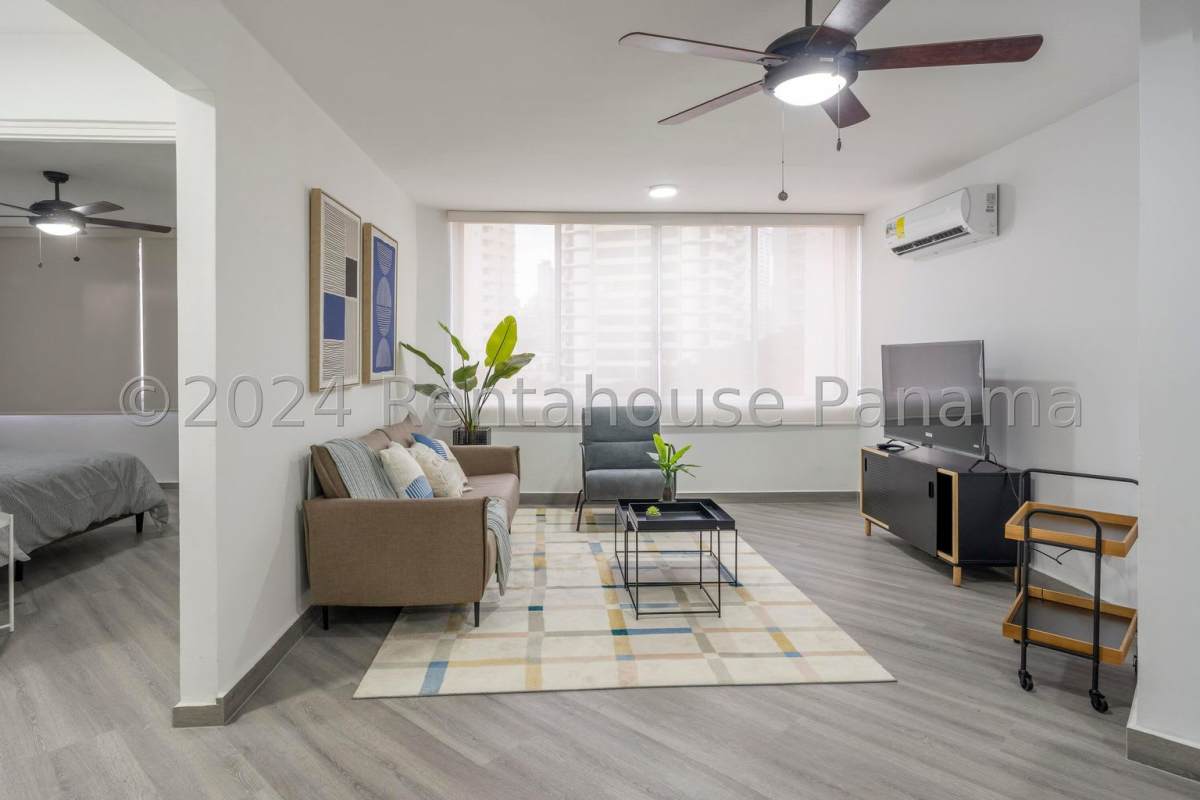 Modern 2BR Apartment with Pool PH Excelsior Plaza Marbella