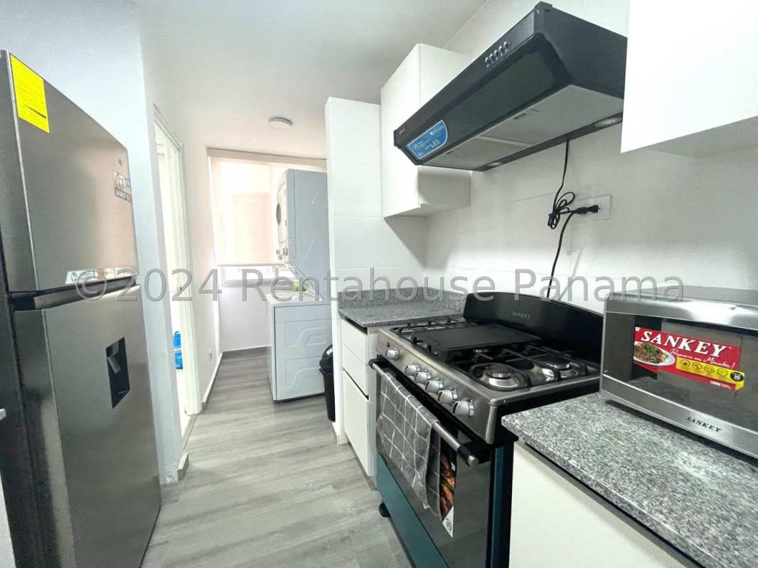 Outdoor swimming pool with skyline views Excelsior Plaza Panama City