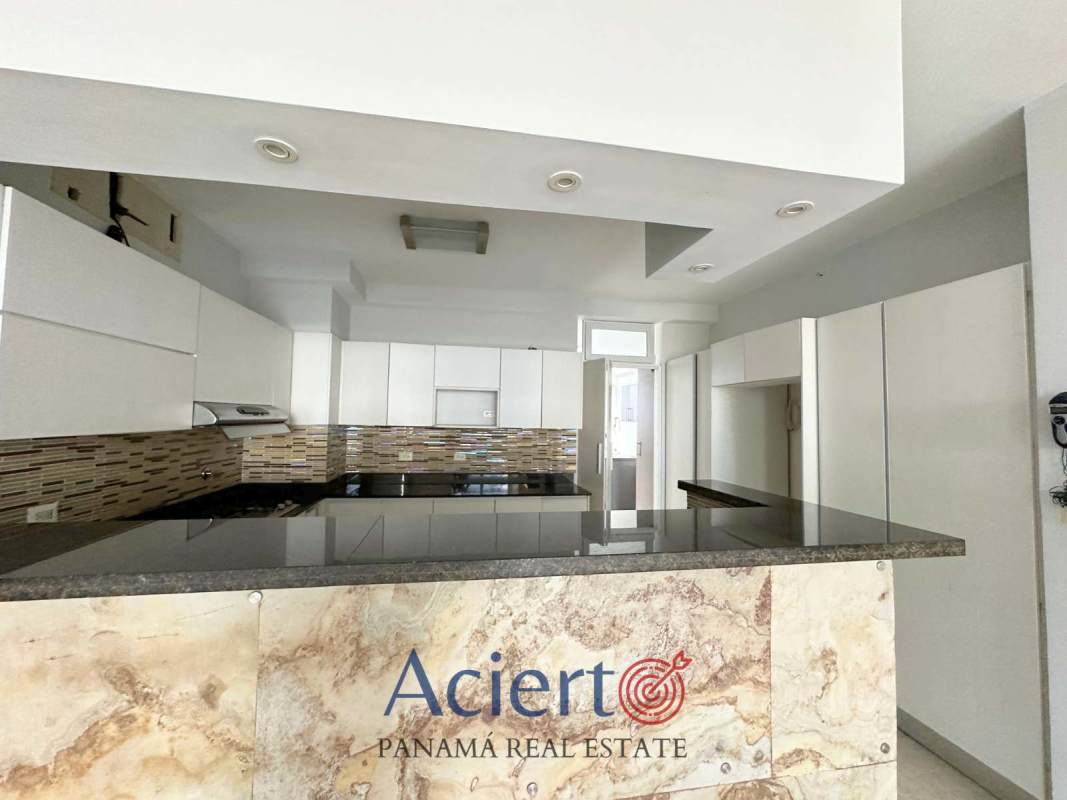 Open living dining with marble breakfast bar PH San Francisco Diamond Tower Panama City