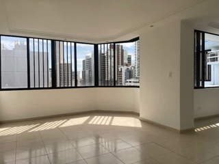 Apartment for Sale in San Francisco - 3 bedrooms