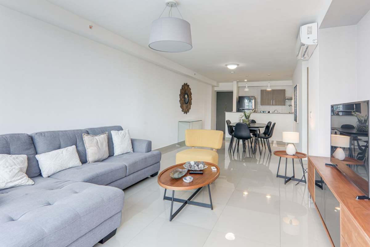 Bright living dining space with contemporary decor and city views in PH Zaphiro El Cangrejo Panama City