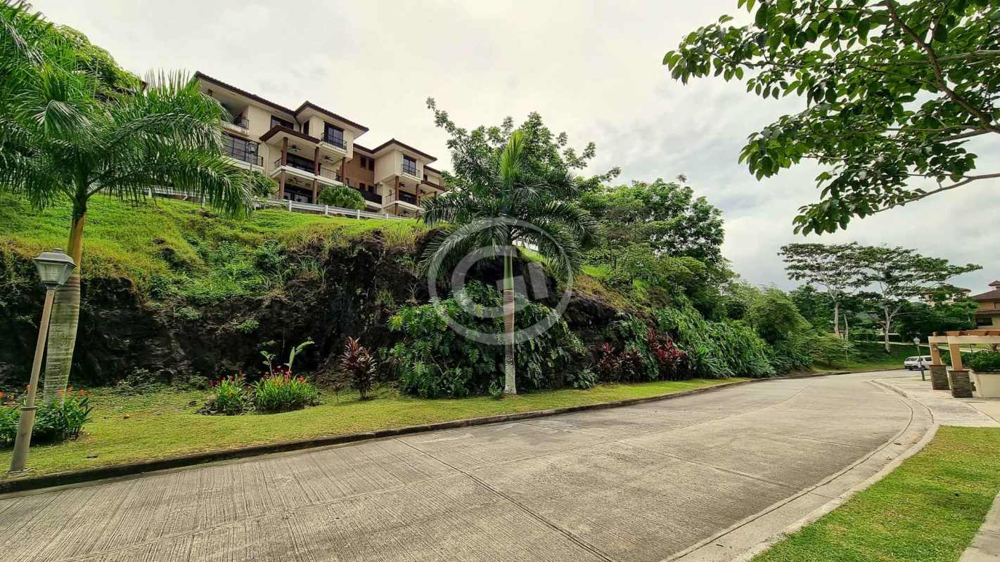 Luxury Furnished 3BR Apartment with Terrace Embassy Club Clayton