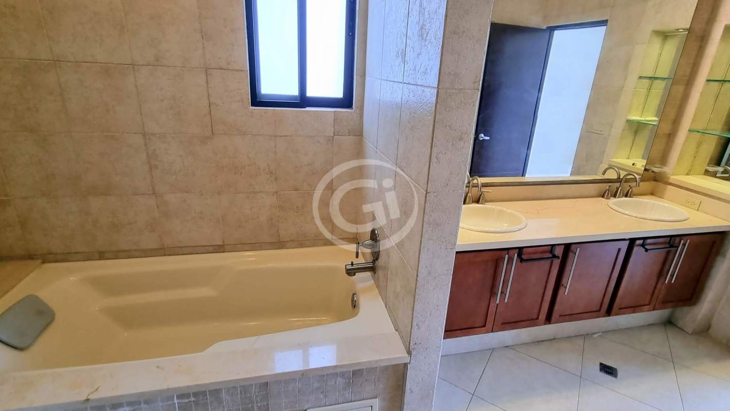 Luxury master suite with balcony, walk-in closet Embassy Club Clayton Panama