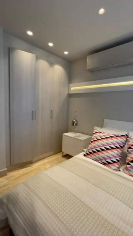 Bedroom with AC, built-in closet, and skyline view in PH Regent Costa del Este Panama