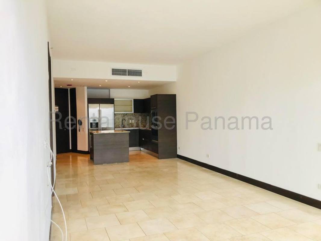 Large balcony with panoramic Pacific ocean views from Trump Ocean Club Punta Pacifica apartment rental