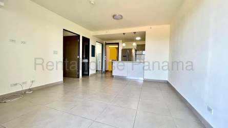 Private balcony with tile flooring and views of mountains and greenery in PH Madeira Panama Pacifico