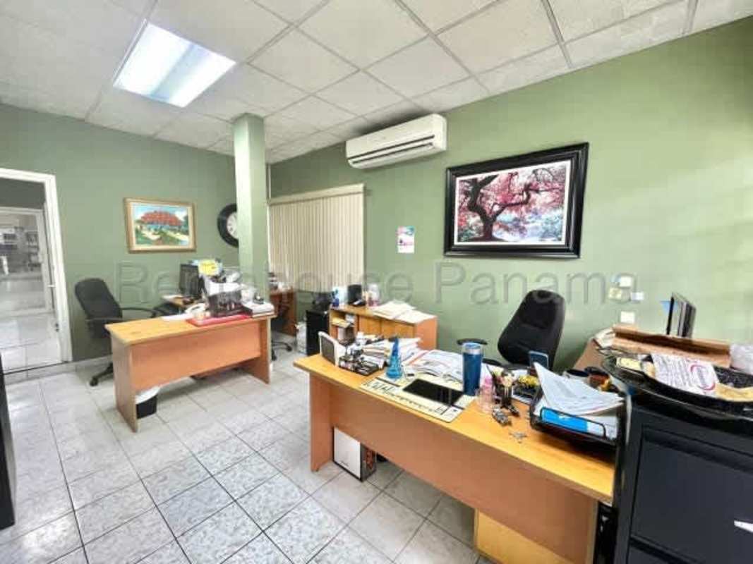 Spacious warehouse with cargo lift area inside commercial building Parque Lefevre Panama City