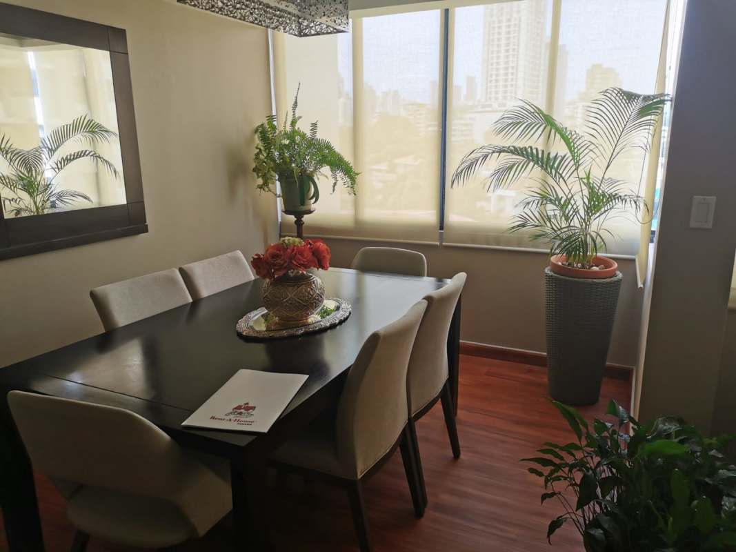 Rooftop pool area overlooking Panama City skyline PH El Carmen Park Tower El Carmen