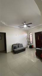 Children's bedroom with pink bunk bed and closet Rent House Joyas del Pacífico Aguadulce Panama