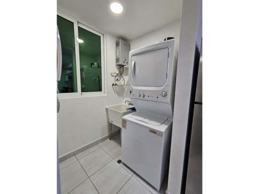 Furnished 2BR Apartment in Metropolitan Park Vía España